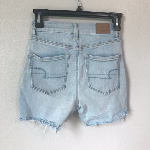 AMERICAN EAGLE Light Wash Curvy Hi Rise Shortie 0 - Picture 2 of 6